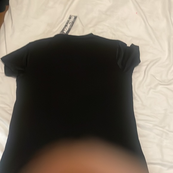 New Addicted black and yellow v neck tshirt - Picture 6 of 6